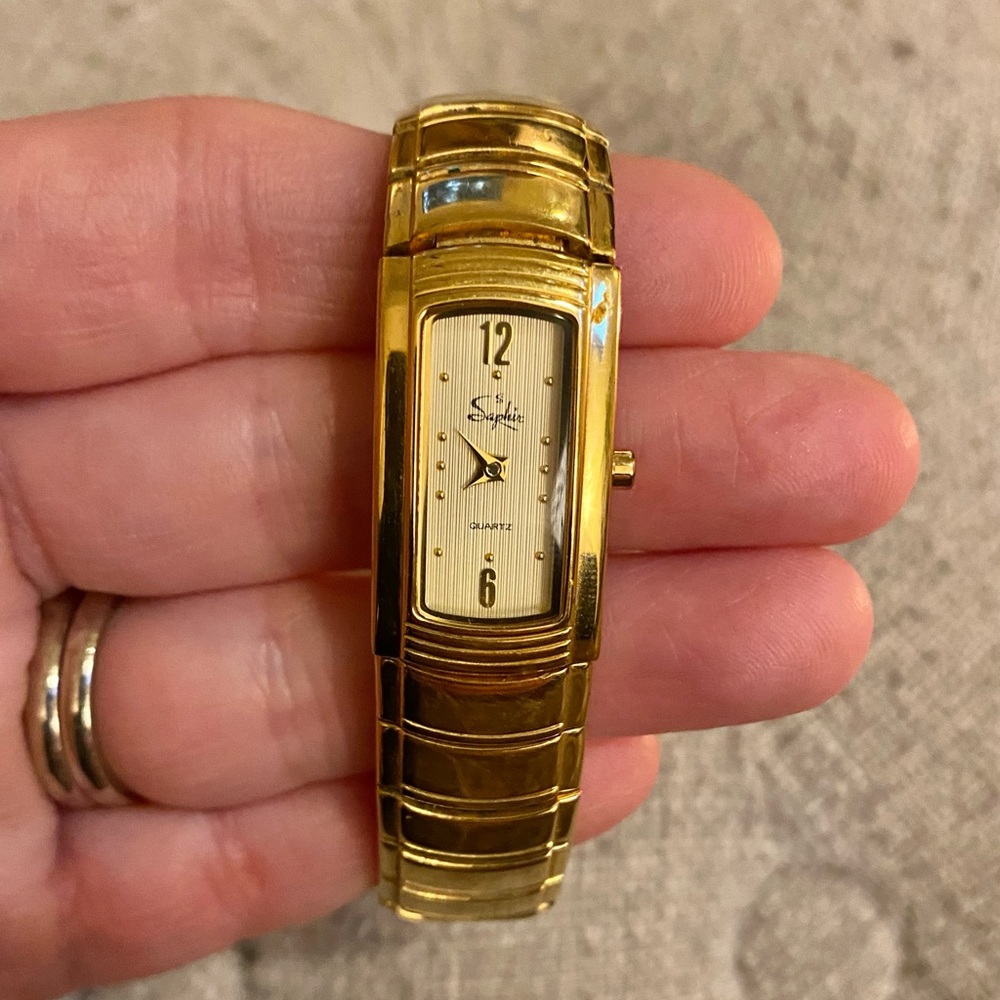 VTG Saphir Quartz Gold Tone Women’s Watch Rectangle Face *new battery